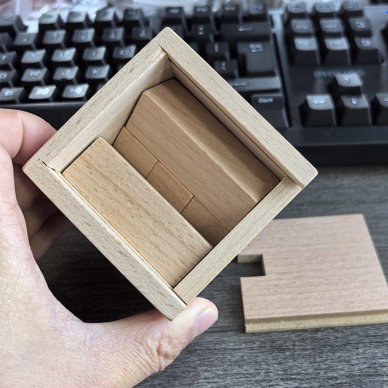 صندوق ألغاز خشبي سحري للذكاء ا - مراجعة Brain Teaser Cube وسعره